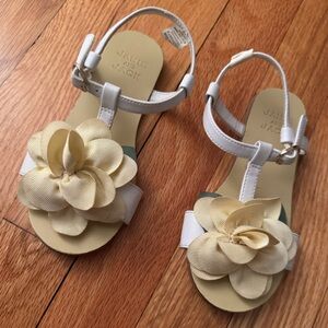 Janie and jack girls size 11T Kids Floral yellow flower Sandals - White & Yellow
